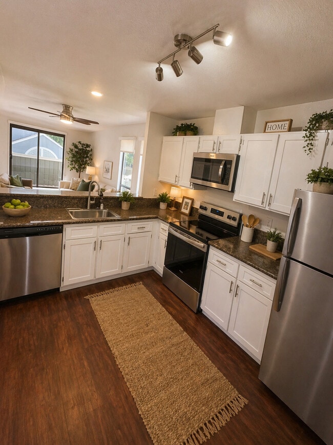 Oak Creek in Petaluma, CA - Building Photo - Building Photo