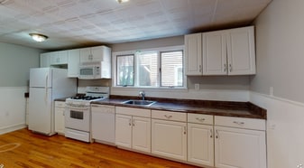 34 Speridakis Ter, Unit 2 in Cambridge, MA - Building Photo