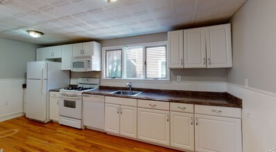 34 Speridakis Ter, Unit 2 in Cambridge, MA - Building Photo - Building Photo