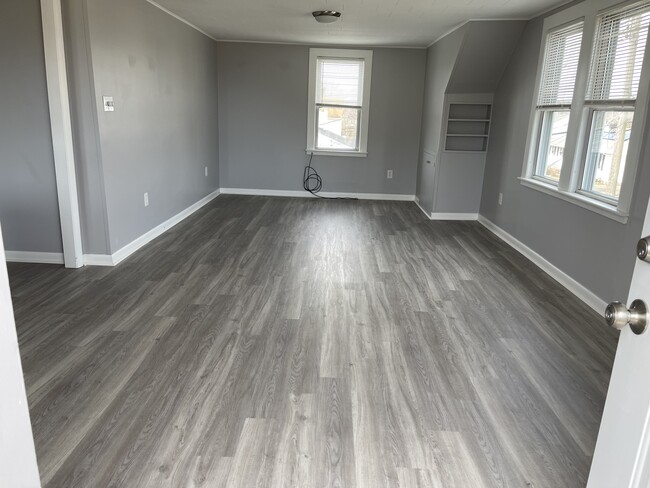 24 Sharp St, Unit 2ndfloor