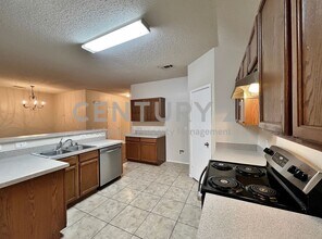 1516 Shady Shores Dr in Glenn Heights, TX - Building Photo - Building Photo