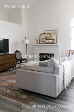 976 Burton St in Hemet, CA - Building Photo - Building Photo