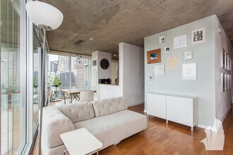 611 S Wells St, Unit 02404a in Chicago, IL - Foto de edificio - Building Photo