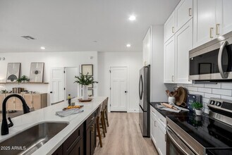 3426 E University Dr in Mesa, AZ - Building Photo - Building Photo