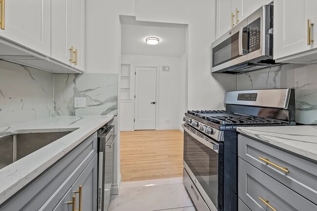 124-16 84th Rd in Queens, NY - Building Photo - Building Photo