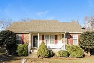 737 Stone Hedge Dr in Nashville, TN - Building Photo