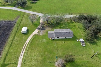 14711 Barak Rd in Guy, TX - Building Photo - Building Photo