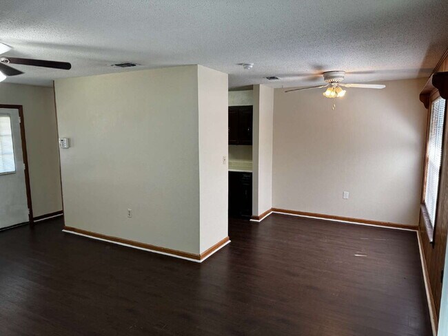 708 Meadow Ct in Fort Walton Beach, FL - Building Photo - Building Photo