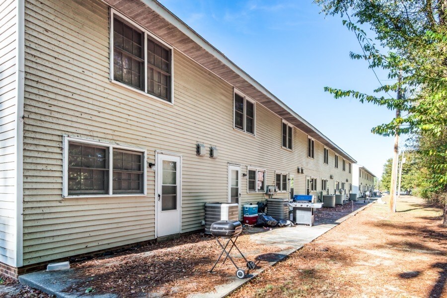 Lakeside Apartments SC Apartments