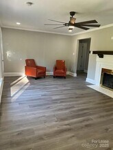 702 Woods Dr in Statesville, NC - Foto de edificio - Building Photo