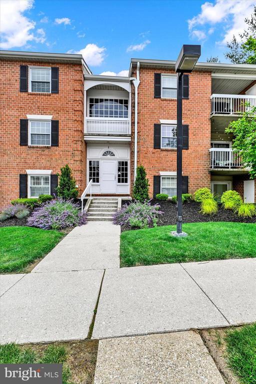 property at 1 Gurteen Ct