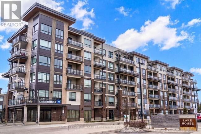 property at 40 Esplanade Ln