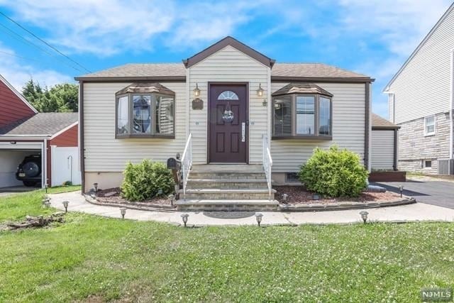 property at 123 Lakeview Ave