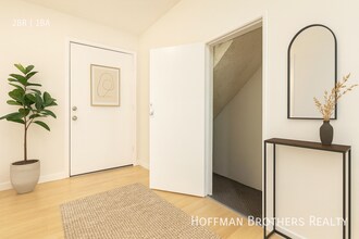 6025 Ernest Ave, Unit 10 in Los Angeles, CA - Building Photo - Building Photo