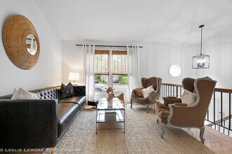 685 Milton Dr in Naperville, IL - Building Photo - Building Photo