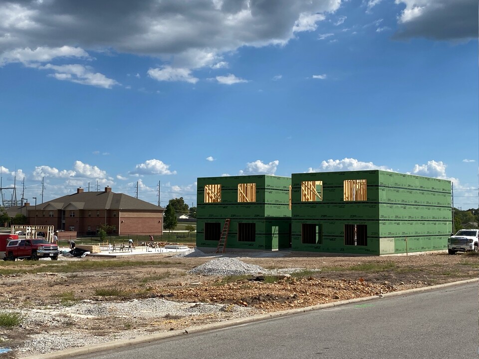 24 Eleven Jackson in Joplin, MO - Building Photo