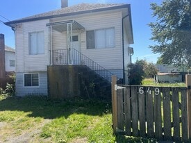 649 Farquhar St in Nanaimo, BC - Building Photo
