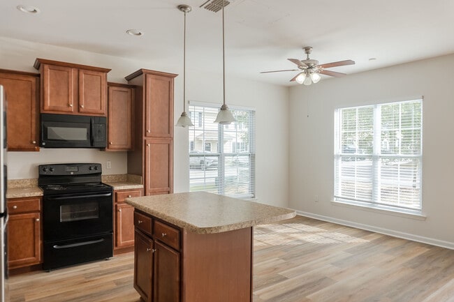 2016 Corvallis Ave in Tallahassee, FL - Building Photo - Building Photo