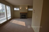 18317 81st Ave Ct E in Puyallup, WA - Foto de edificio - Building Photo