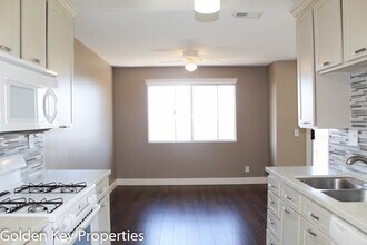 4238 Vista Panorama Way in Oceanside, CA - Building Photo - Building Photo