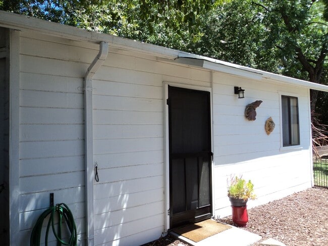 684 B St in Martinez, CA - Building Photo - Building Photo