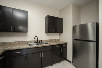 Rebeca Apartments in Brownsville, TX - Foto de edificio - Interior Photo