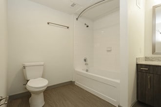 101 Center in Arlington, TX - Foto de edificio - Interior Photo