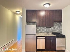 816 W Cornelia Ave, Unit A in Chicago, IL - Building Photo - Building Photo