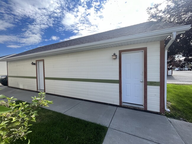 property at 1120 Longbow Ln