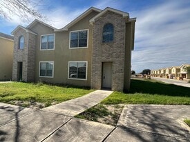 10503 Hunters Pond in San Antonio, TX - Building Photo