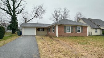 32 Mullshire Ln in Willingboro, NJ - Building Photo