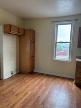 106 N 5th St in Youngwood, PA - Building Photo - Building Photo
