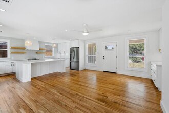 1925 Lynnview Dr in Houston, TX - Building Photo - Building Photo
