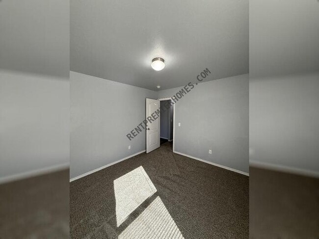 property at 5004 Hunter Blvd