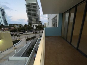 5838 Collins Ave in Miami Beach, FL - Building Photo - Building Photo