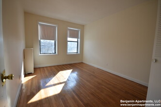 1254 Commonwealth Ave, Unit 2 in Boston, MA - Building Photo - Building Photo