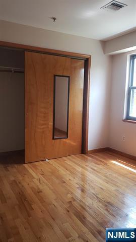 450 Harding Pl in Fairview, NJ - Building Photo
