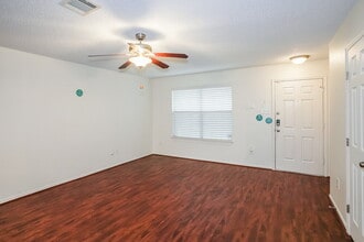 9936 Sparrow Hawk Ln in Fort Worth, TX - Foto de edificio - Building Photo