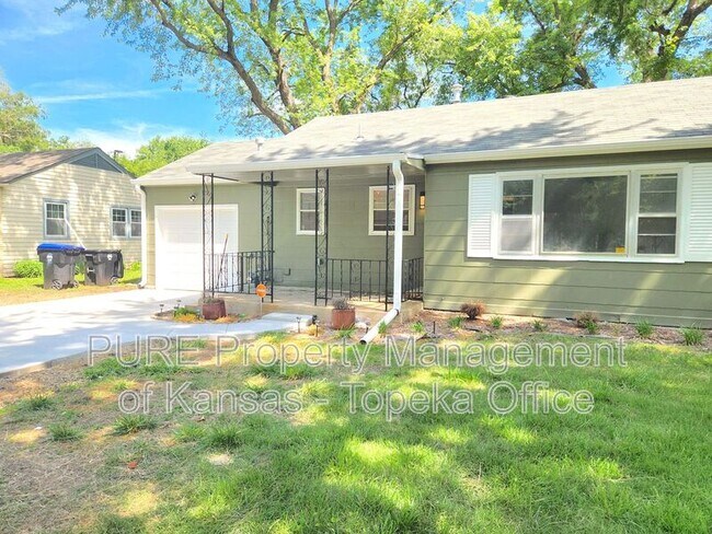 2416 SW 25th Dr in Topeka, KS - Building Photo - Building Photo