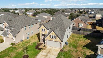 5914 Prince Pl Dr in Rosenberg, TX - Building Photo
