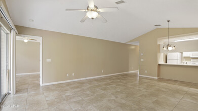 8400 N Lagoon Dr in Panama City, FL - Building Photo - Building Photo