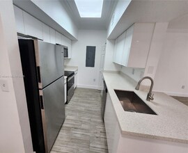 201 SW 116th Ave in Pembroke Pines, FL - Building Photo - Building Photo