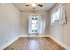 9426 N Edison St, Unit 1 in Portland, OR - Building Photo - Building Photo