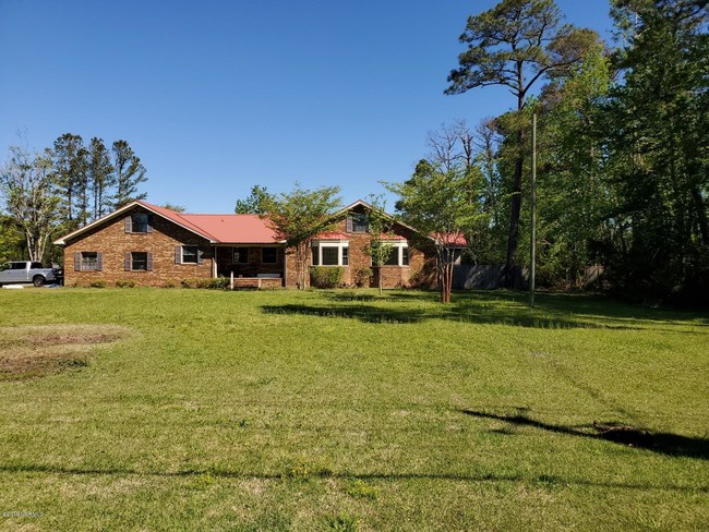 5919 Sidbury Rd in Castle Hayne, NC - Building Photo - Building Photo