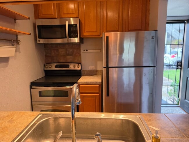 5757 Gaines St in San Diego, CA - Building Photo - Building Photo