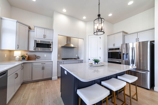 property at 609 Tomahawk Dr