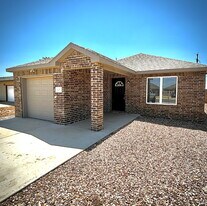 7413 15th St in Lubbock, TX - Building Photo