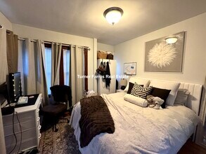 202 Calumet St, Unit 1 in Boston, MA - Foto de edificio - Building Photo