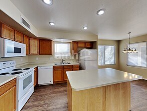 15793 W Moreland St in Goodyear, AZ - Foto de edificio - Building Photo