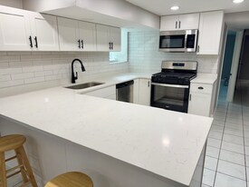 4200 N Damen Ave in Chicago, IL - Building Photo